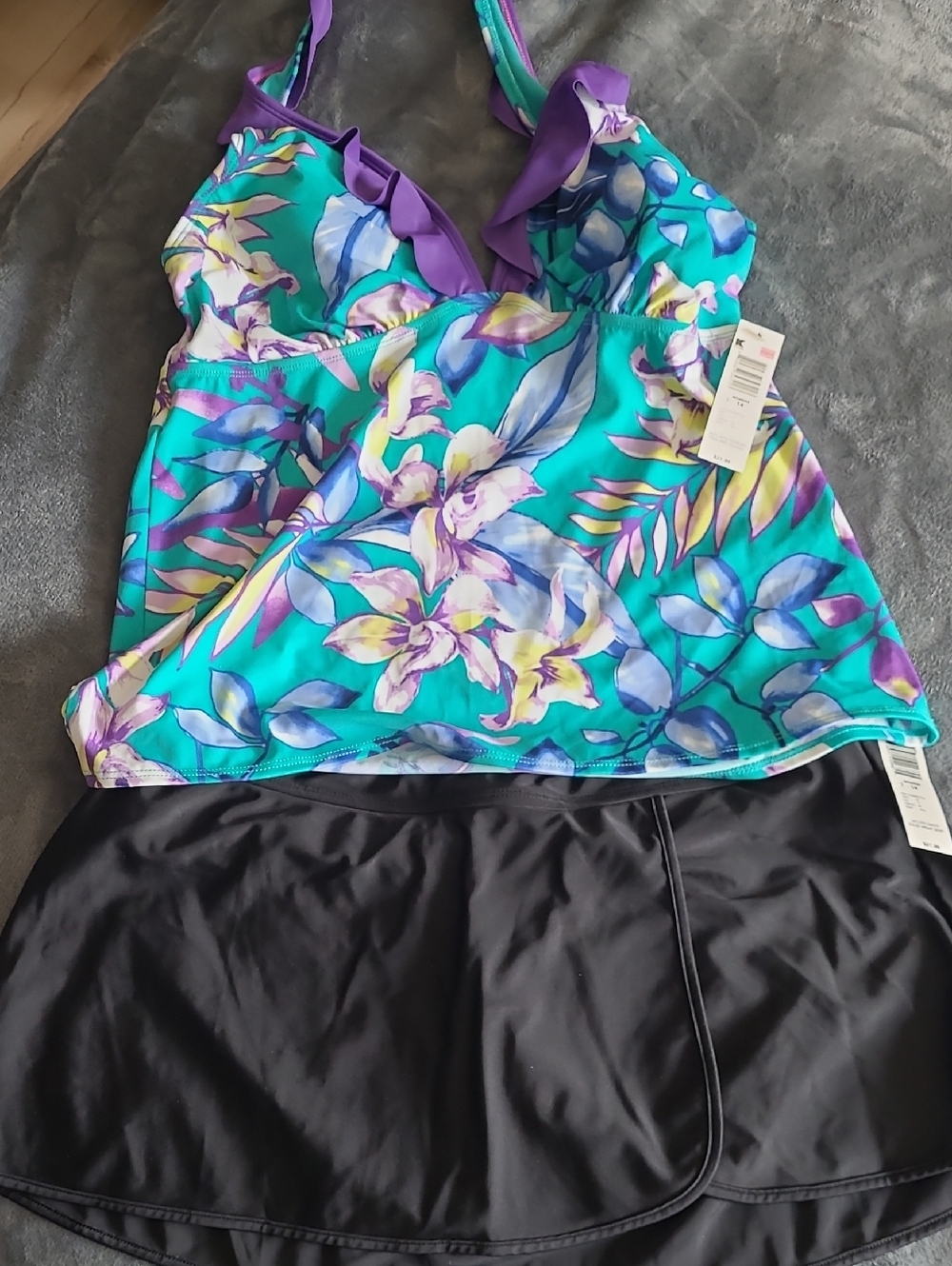 Jaclyn Smith Turquoise Purple Multicolor Swim Top With Black swim Skirt Size 14